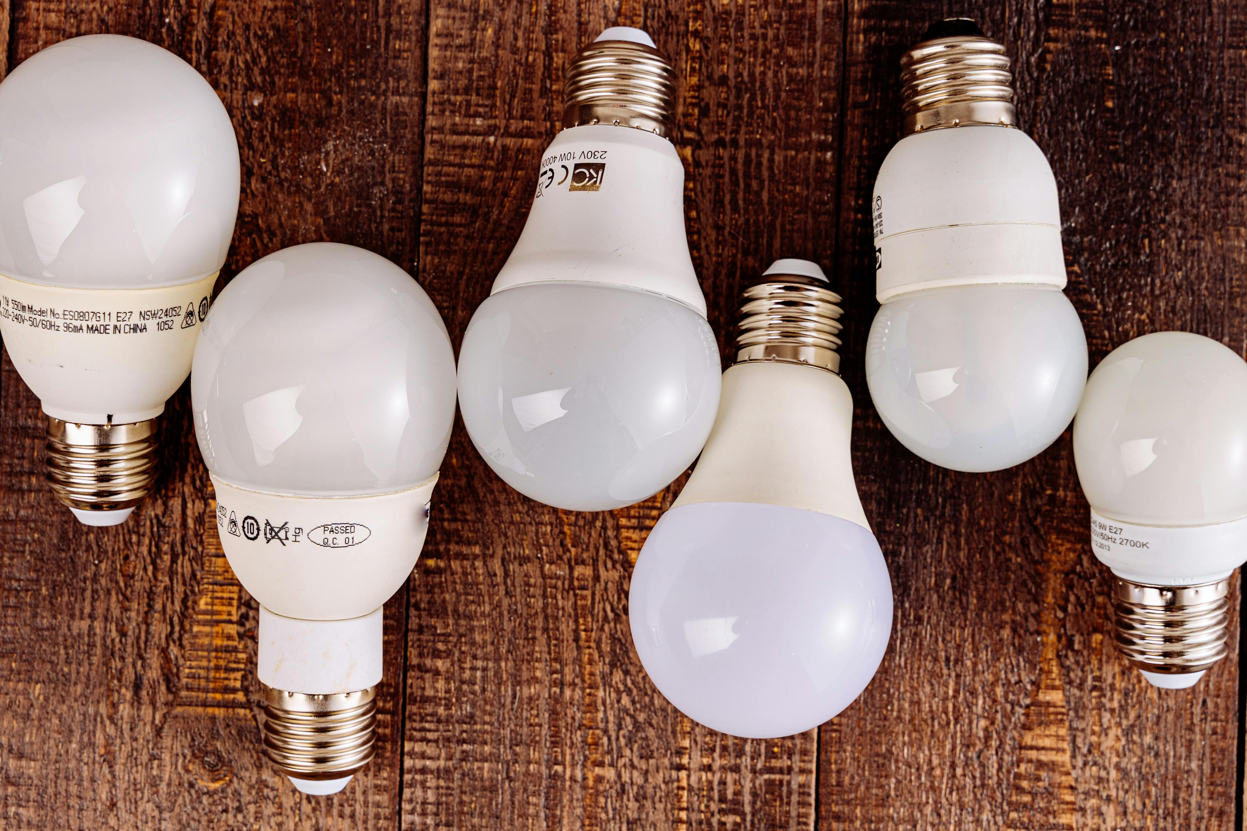 Sử dụng đèn LED tiết kiệm điện