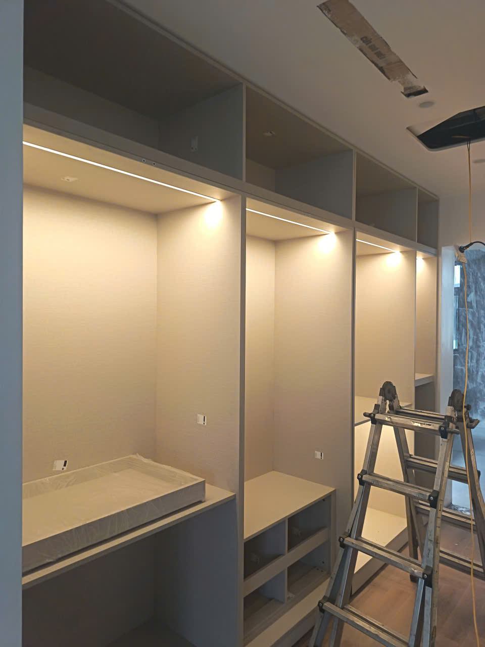 Thi công led tủ quần áo